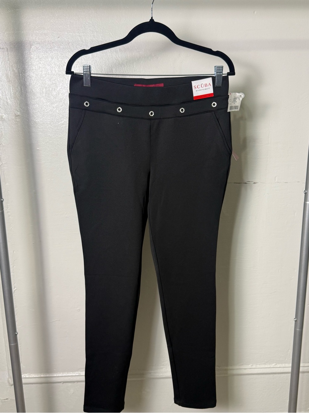 NWT Love Scarlett SCUBA Contour Your Curves Black Pull-On Pants Size M
